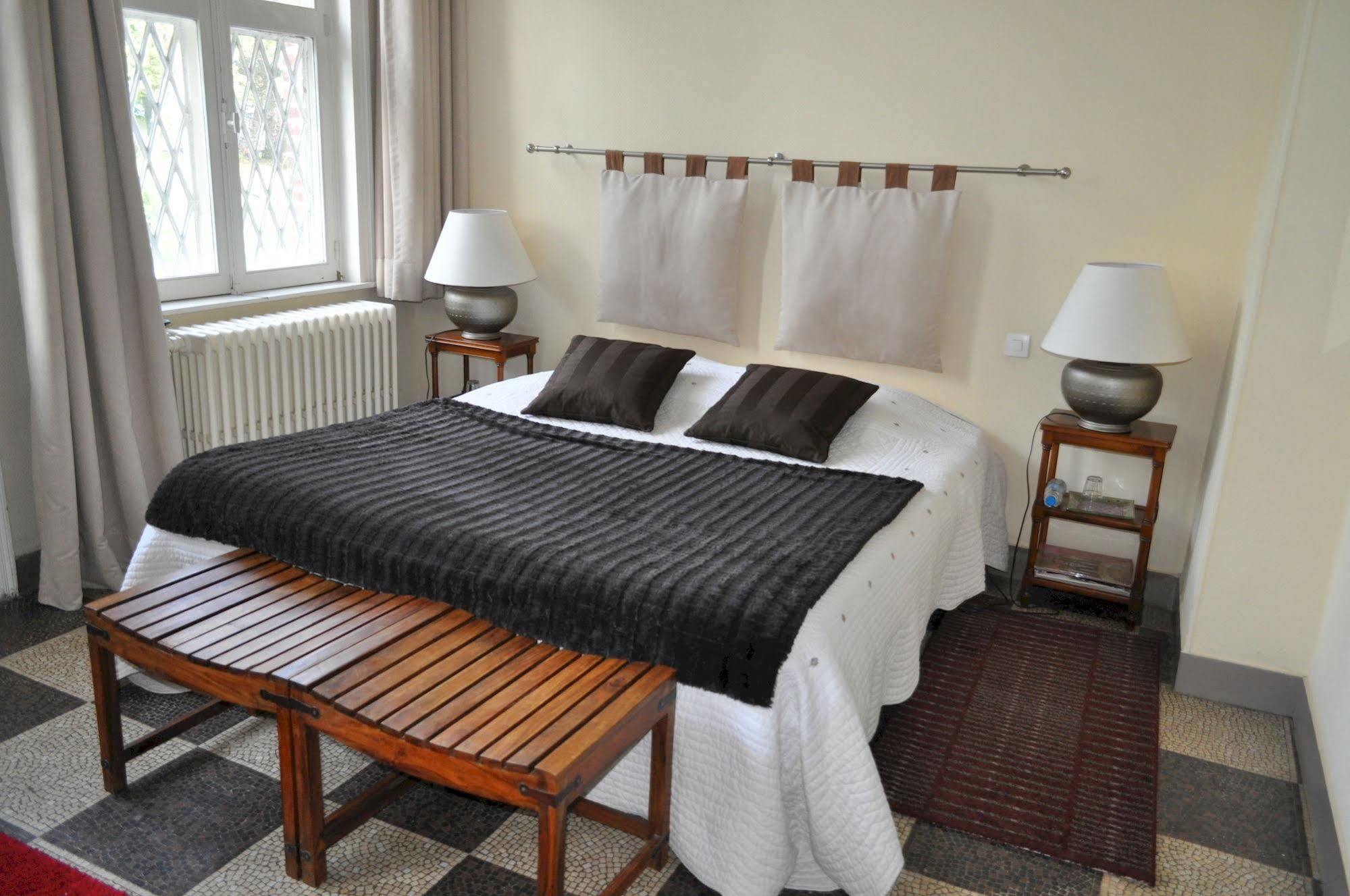 เลอ ชาโต เด ออร์ม โฮเต็ล Bed & Breakfast Lambersart ภายนอก รูปภาพ