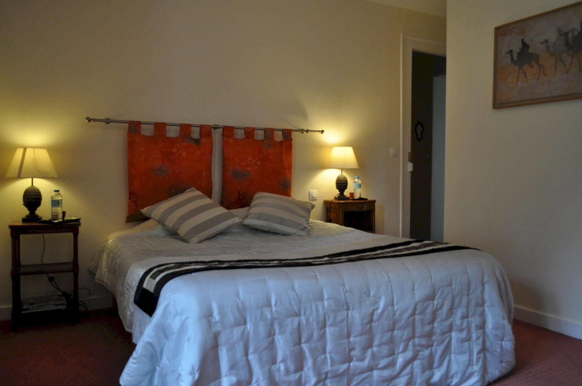 เลอ ชาโต เด ออร์ม โฮเต็ล Bed & Breakfast Lambersart ภายนอก รูปภาพ